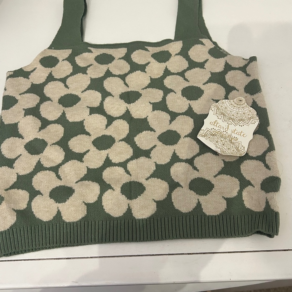 Altrd state top NWT